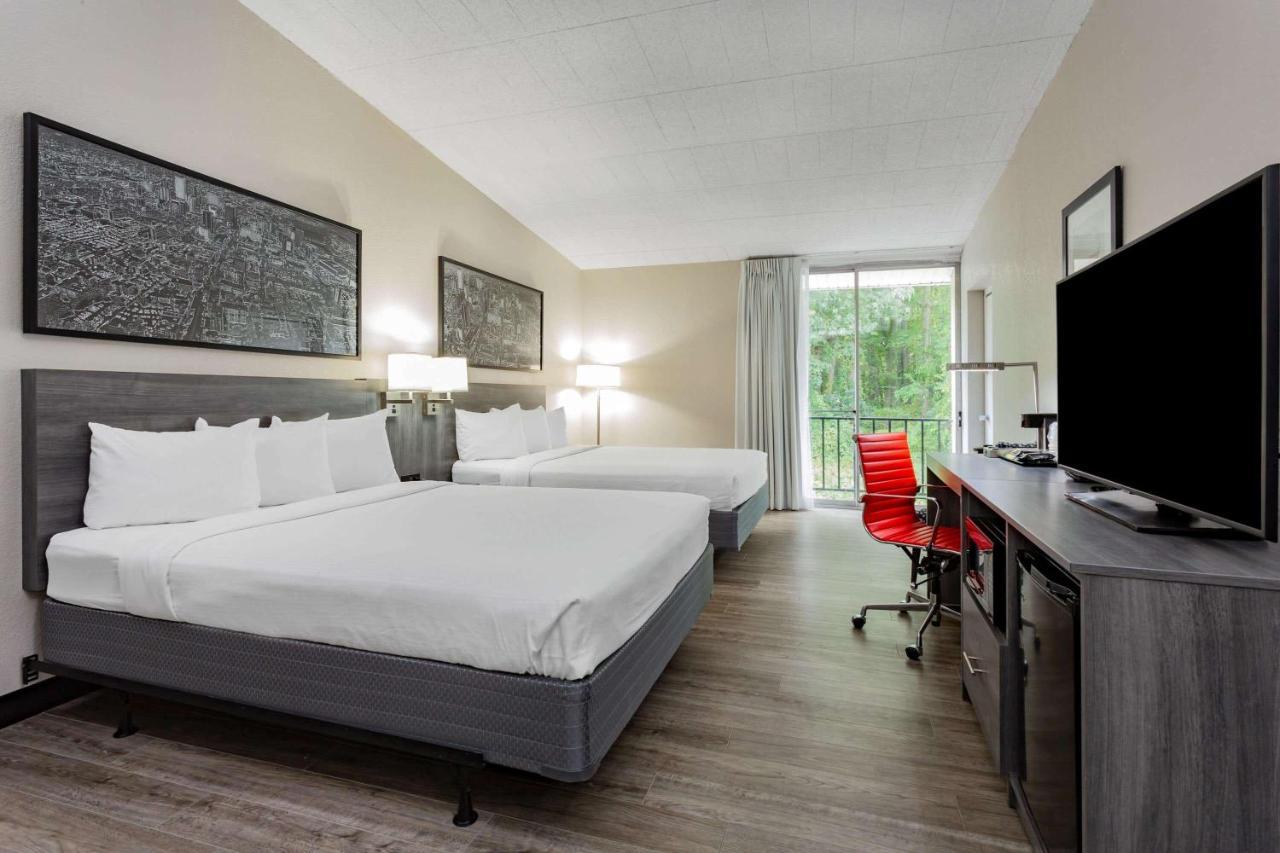 Ramada By Wyndham Hartford North - Bradley Airport Hotel Windsor Locks Exterior photo